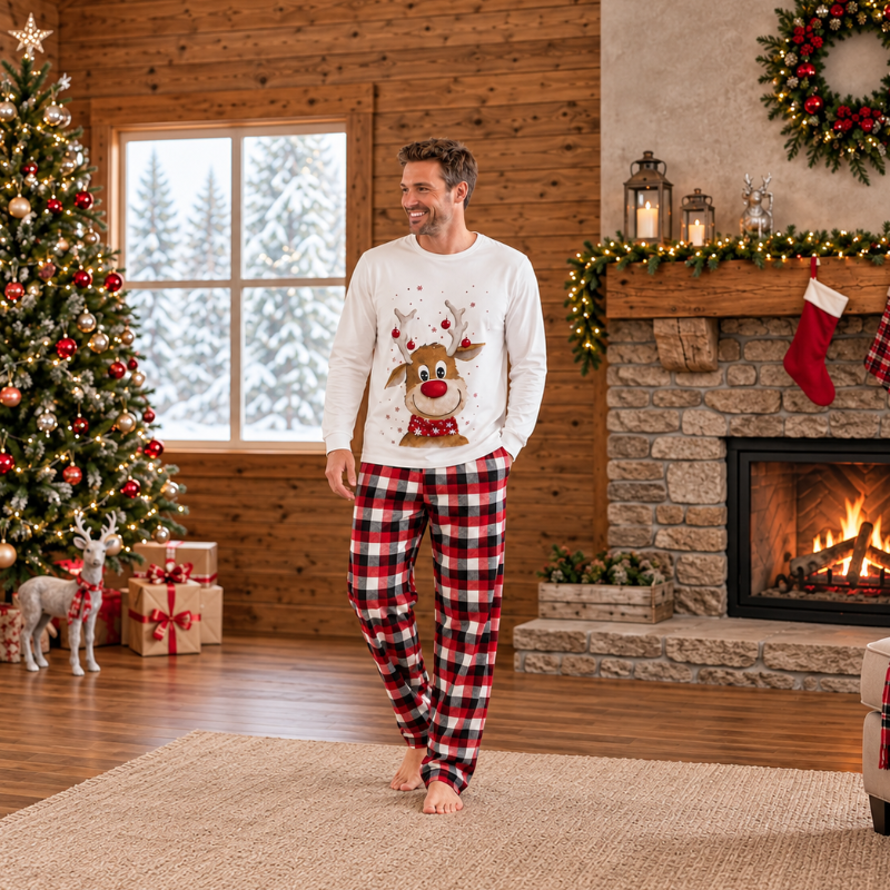 Weihnachtspyjama im Familienlook – Rentiermotiv