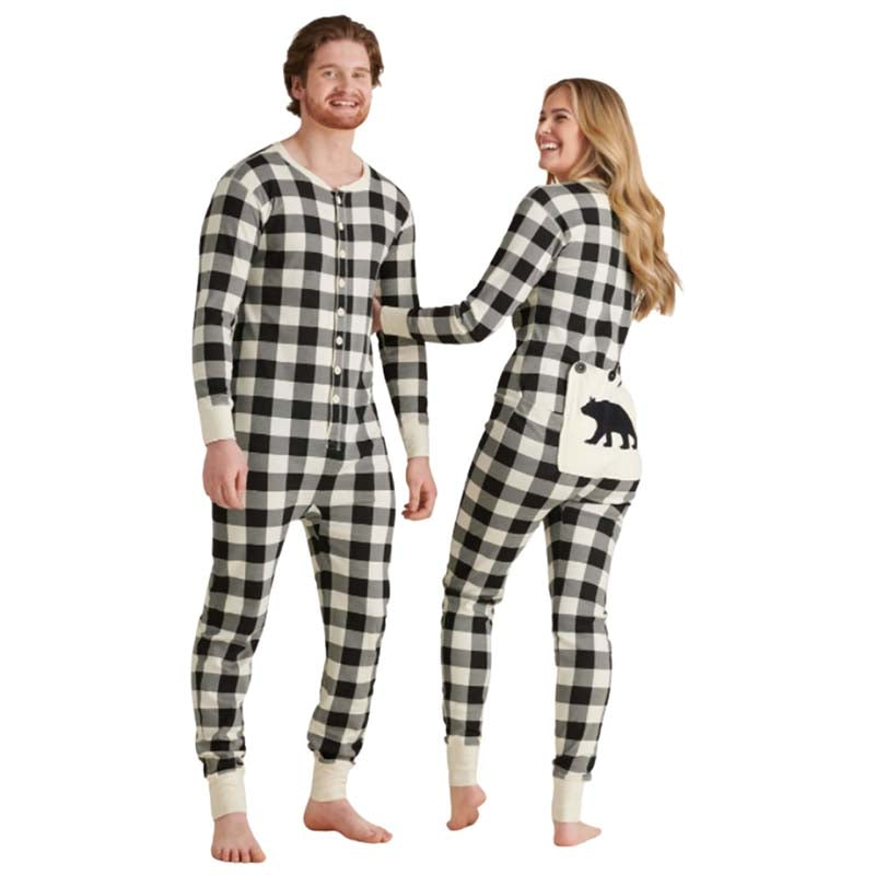 Jule-onesie i familiestil - creme-sort ternet mønster