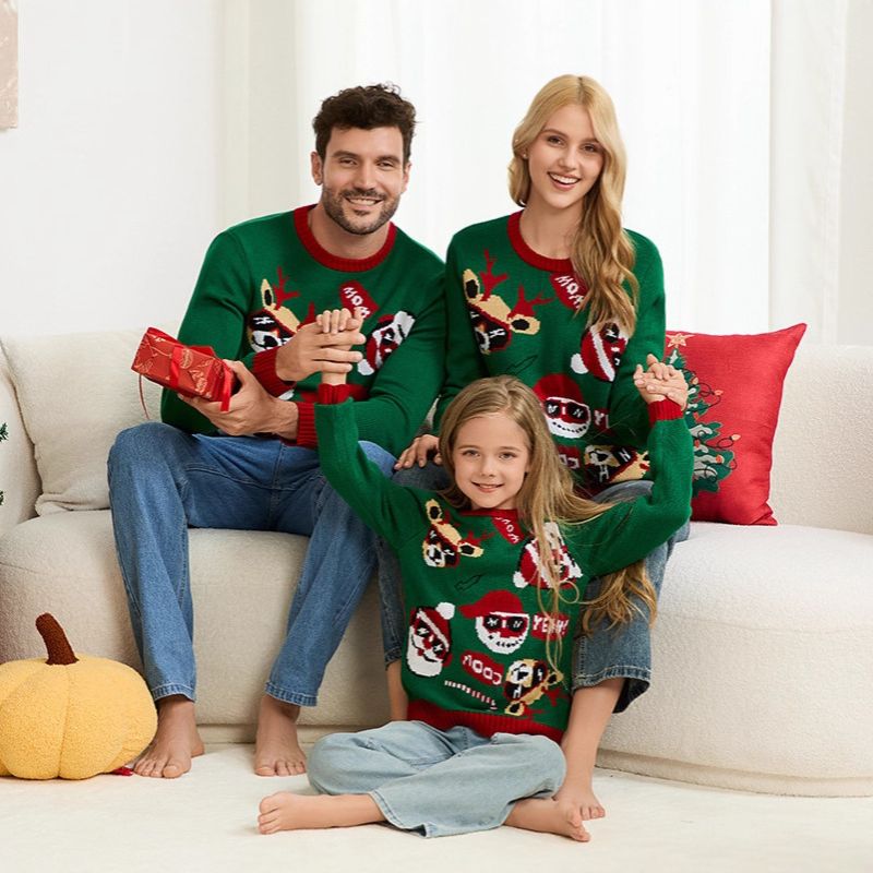 Juletrøje til hele familien - Glad julemand og rensdyr
