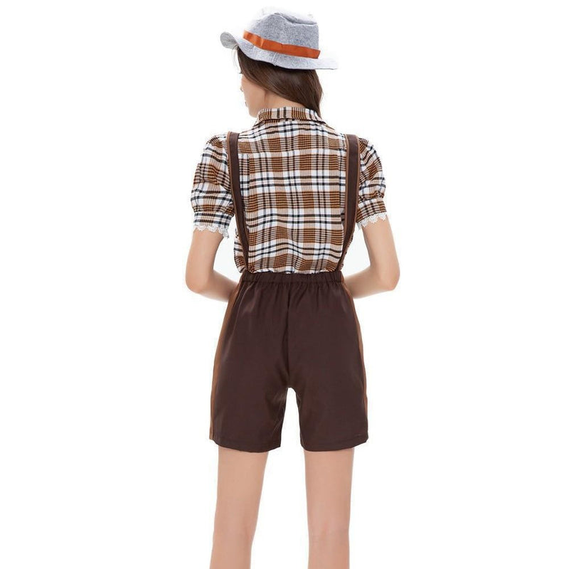 Trachten-Shorts für Damen mit besticktem Latz und Bluse