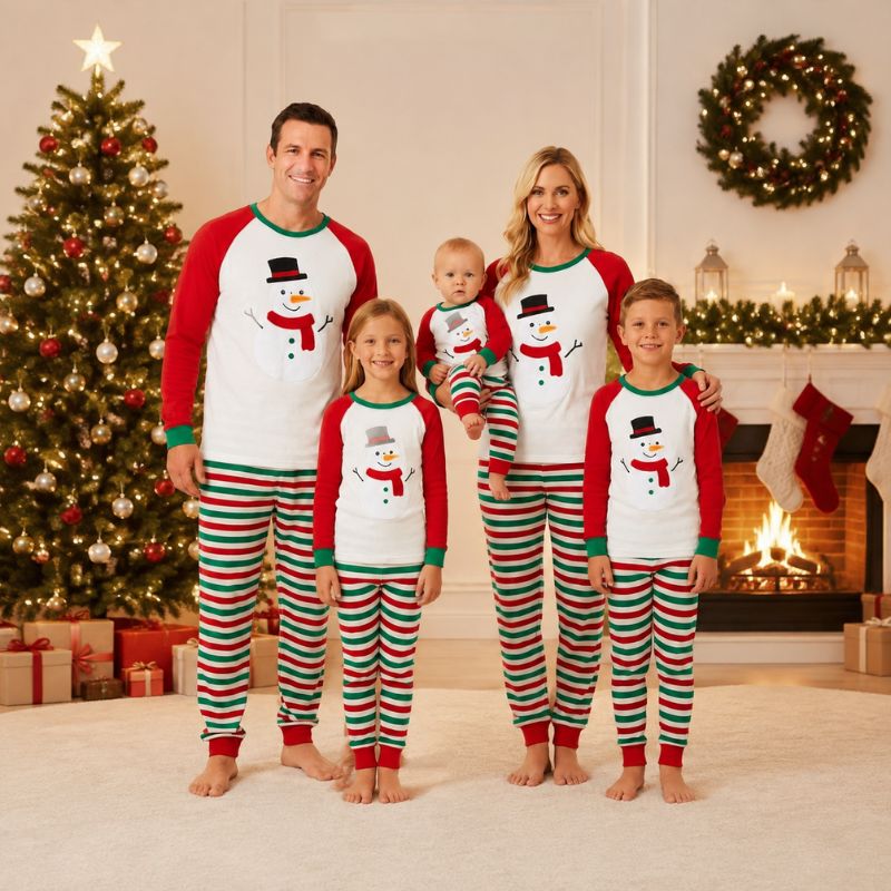 Weihnachtspyjama im Familienlook – Fröhlicher Schneemann