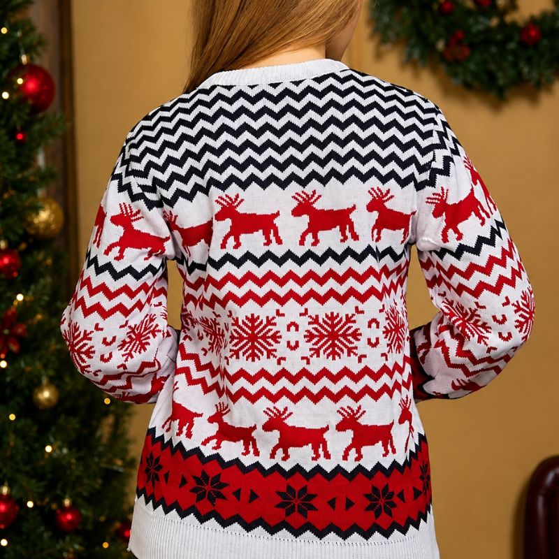 Julesweater – hvid med snefnug og rensdyr